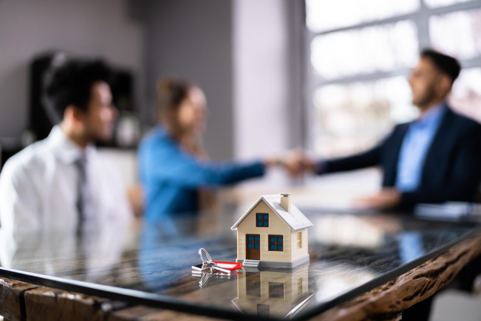 Conseiller Groupe Apolline en rendez-vous pour un prêt immobilier en Bourgogne-Franche-Comté