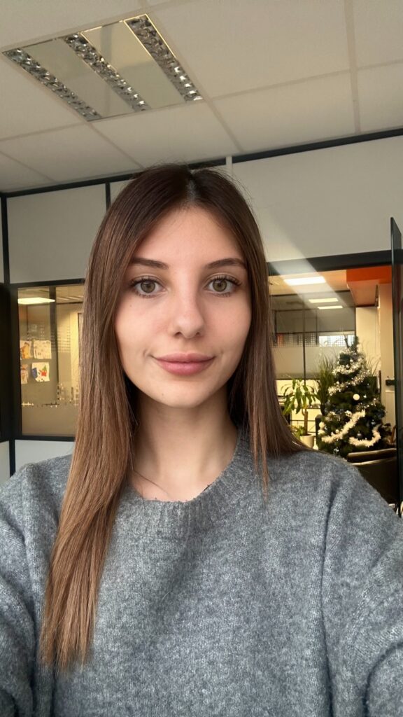 Apolline AUJARD, courtière en prêt immobilier – Groupe Apolline
